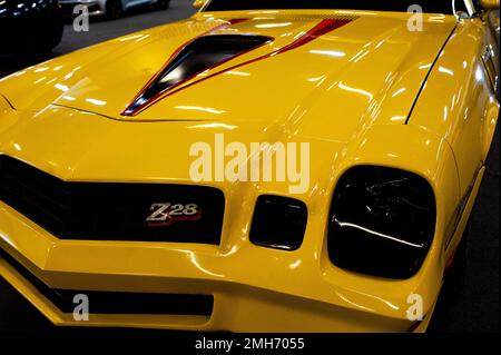 Ein Chevrolet Camaro Z28 während der MCM Car Show in Bogota, Kolumbien, der größten Autoshow in lateinamerika, am 20. Januar 2022. Stockfoto