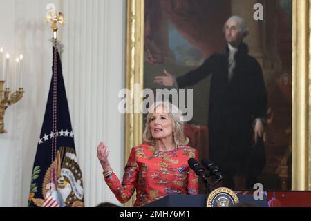 New York, USA. 26. Januar 2023. First Lady Jill Biden spricht am 26. Januar 2023 bei einem Empfang zum Mondneujahr im Ostzimmer des Weißen Hauses in Washington, DC. (Foto von Oliver Contreras/Pool/ABACAPRESS.COM) Kredit: Abaca Press/Alamy Live News Stockfoto