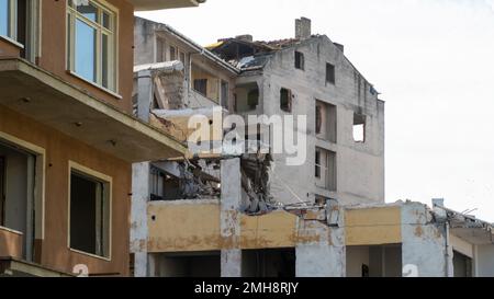 Kentsel Donusum auf Türkisch. Urbandumwandlung in Golcuk Kocaeli Türkei. Mit selektivem Fokus. Stockfoto