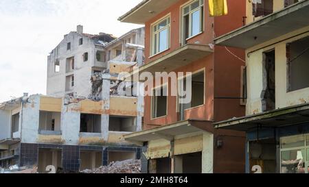 Kentsel Donusum auf Türkisch. Urbandumwandlung in Golcuk Kocaeli Türkei. Mit selektivem Fokus. Stockfoto