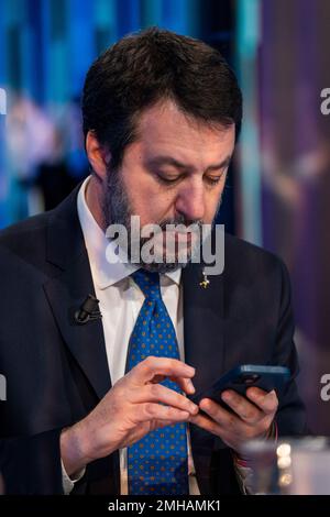 Rom, Italien. 26. Januar 2023. Der Minister für Infrastruktur und Verkehr, Matteo Salvini Gast in der TV-Show „Otto e Mezzo“ in den La7 Studios in Rom. Kredit: SOPA Images Limited/Alamy Live News Stockfoto