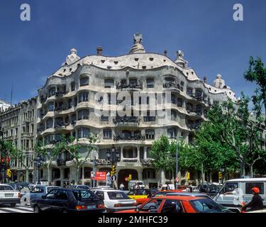 1993 HISTORISCHES LA PEDRERA CASA MILA („ANTONI GAUDI“ 1912) PASSEIG DE GRACIA BARCELONA CATALONIA SPANIEN Stockfoto