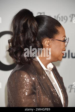 Los Angeles, USA. 26. Januar 2023. Oprah Winfrey trifft am 26. Januar 2023 in Hulus „The 1619 Project“ Los Angeles Premiere im Academy Museum of Motion Pictures in Los Angeles, Kalifornien, ein. © Janet Gough / AFF-USA.COM Kredit: AFF/Alamy Live News Stockfoto