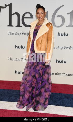 Los Angeles, USA. 26. Januar 2023. Angela Lewis trifft am 26. Januar 2023 in Hulus „The 1619 Project“ Los Angeles Premiere im Academy Museum of Motion Pictures in Los Angeles, Kalifornien, ein. © Janet Gough / AFF-USA.COM Kredit: AFF/Alamy Live News Stockfoto