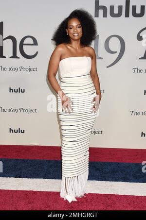 Los Angeles, USA. 26. Januar 2023. Novi Brown trifft am 26. Januar 2023 in Hulus „The 1619 Project“ Los Angeles Premiere im Academy Museum of Motion Pictures in Los Angeles, Kalifornien, ein. © Janet Gough / AFF-USA.COM Kredit: AFF/Alamy Live News Stockfoto