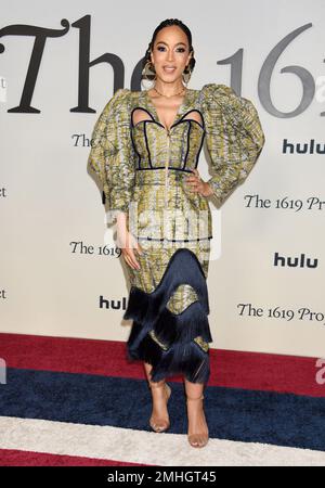 Los Angeles, USA. 26. Januar 2023. Angela Rye trifft am 26. Januar 2023 im Academy Museum of Motion Pictures in Los Angeles, Kalifornien, bei Hulu's „The 1619 Project“ Los Angeles Premiere ein. © Janet Gough / AFF-USA.COM Kredit: AFF/Alamy Live News Stockfoto