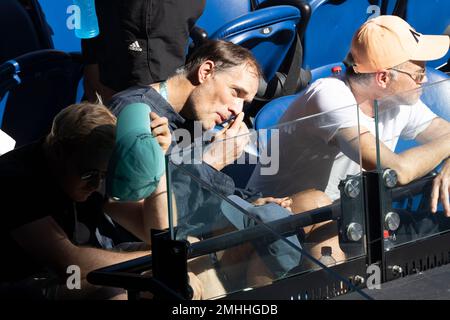 Melbourne, Australien. 27. Januar 2023. Tennis: Grand Slam - Australian Open, Men, Singles, Semifinals, Chachanov (Russland) - Tsitsipas (Griechenland). Thomas Tuchel (M) sitzt auf der Tribüne. Kredit: Frank Molter/dpa/Alamy Live News Stockfoto