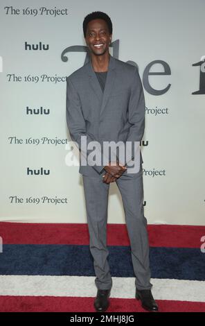 Los Angeles, USA. 26. Januar 2023. EDI Gathegi, auf der Red Carpet Premiere von Los Angeles für Hulus „das 1619-Projekt“ im Academy Museum of Motion Pictures in Los Angeles, Kalifornien, USA am 26. Januar 2022. Foto: Fati Sadou/ABACAPRESS.COM Kredit: Abaca Press/Alamy Live News Stockfoto
