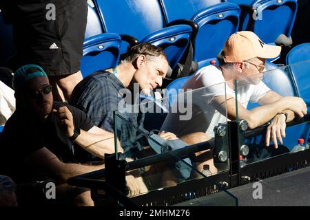 Melbourne, Australien, 27. Januar 2023. Der deutsche Fußballmanager Thomas Tuchel sitzt auf den Tribünen des Australian Open Tennis Grand Slam im Melbourne Park. Foto: Frank Molter/Alamy Live News Stockfoto