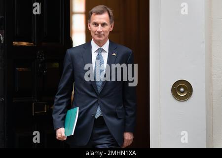 Aktenfoto von Kanzler Jeremy Hunt vom 17.11/22. Der Bundeskanzler sagte: "Die beste Steuersenkung ist derzeit eine Senkung der Inflation", als er darlegte, wie er den Brexit und Investitionen außerhalb Londons nutzen will, um das Wirtschaftswachstum in Großbritannien voranzutreiben. Die Halbierung der Inflation ist eine der fünf wichtigsten Prioritäten von Premierminister Rishi Sunak im Vorfeld der nächsten Parlamentswahlen. Ausgabedatum: Freitag, 27. Januar 2023. Stockfoto