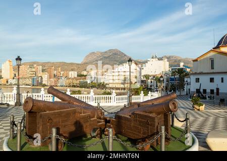 Vier Kanonen auf dem Balcon del Mediterraneo Stockfoto