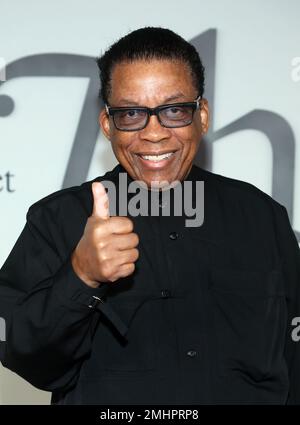 LOS ANGELES, CA - 26. JANUAR: Herbie Hancock auf der Premiere von Hulus „The 1619 Project“ im Academy Museum of Motion Pictures in Los Angeles, Kalifornien, am 26. Januar 2023. Kredit: Faye Sadou/MediaPunch Stockfoto