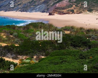 Wunderschönes Praia da Bordeira an der Westküste Portugals Stockfoto