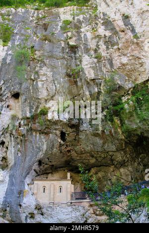 Ort der Muttergottes von Covadonga in der Heiligen Höhle Covadonga Asturias Spanien Stockfoto