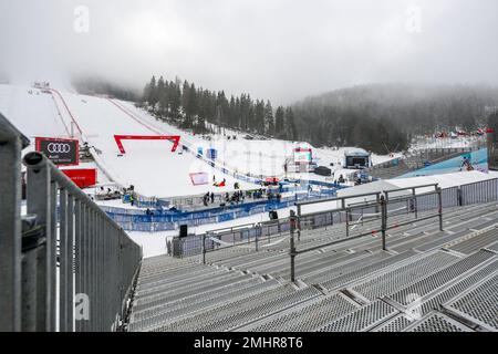 Spindleruv Mlyn, Tschechische Republik. 27. Januar 2023. Vorbereitung des Veranstaltungsortes vor der Downhill Skiing World Cup (Slalom Women), Spindleruv Mlyn, Region Trutnov, Januar 27. 2023. Kredit: David Tanecek/CTK Photo/Alamy Live News Stockfoto