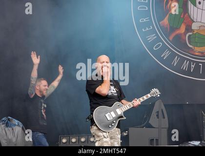 09. Juni 2018. Donnington Park, Derbyshire, Großbritannien. Chris Billam (L) und Steve Nesfield (R) von Rasenmäher Deth treten beim Download Festival 2018 auf. Kredit: Will Tudor/Alamy Stockfoto