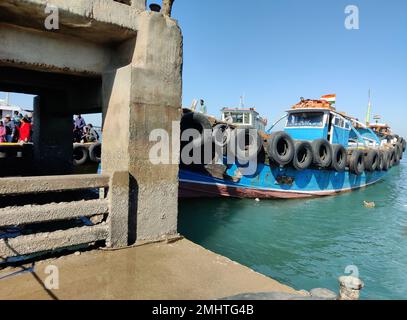 Beyt/Bet Dwarkadhish Temple Boot/Fähre Fahrt/Dwarka/Gujarat Stockfoto