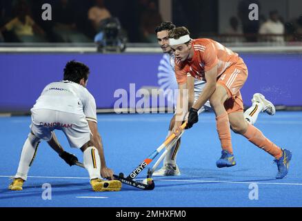 BHUBANESWAR - Derck de Vilder (NED) der Niederlande gegen Belgien während des Halbfinals der Hockey-Weltmeisterschaft in Indien. AP WILLEM VERNES Credit: ANP/Alamy Live News Stockfoto