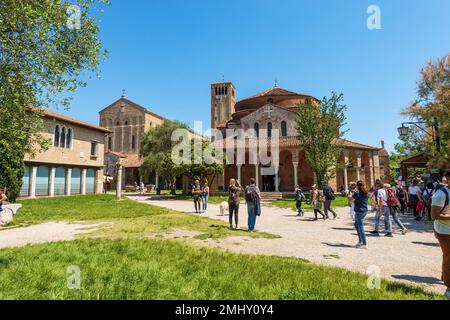 Basilika und Kathedrale Santa Maria Assunta im venezianisch-byzantinischen Stil (639), Kirche Santa Fosca (IX.-XII. Jahrhundert), Torcello, Venedig, Italien. Stockfoto