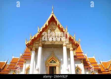Der Marmortempel oder Wat Benchamabophit Dusitvanaram, einer der bekanntesten Tempel in Bangkok, Thailand Stockfoto