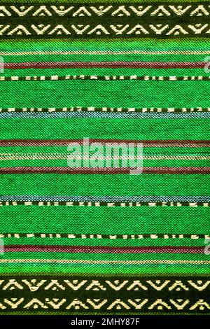 Blick von oben auf das wunderschöne traditionelle Textilwerk der nördlichen Region Thailands Stockfoto
