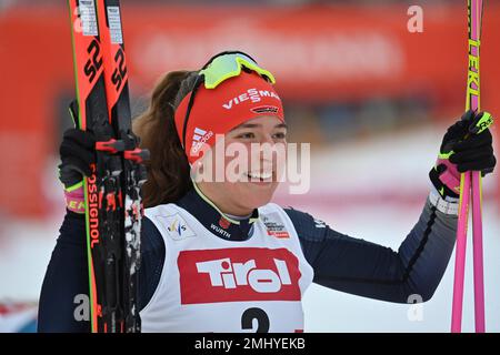 Nathalie ARMBRUSTER (GER), 2. Platz, Jubel, Freude, Enthusiasmus, Action, Einzelbild, einzelnes Motiv, halbe Figur, halbe Figur. Frauen individuell Gundersen NH/5 km, individueller Wettbewerb der Frauen FIS-Weltmeisterschaft Nordic kombiniert in Seefeld/Tirol am 27. Januar 2023? Kredit: dpa Picture Alliance/Alamy Live News Stockfoto