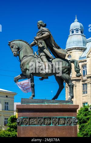 Reiterstatue von Daniael I., Danylo Romanovych, König von Ruthenia in der Innenstadt von Lemberg, Ukraine, Stockfoto