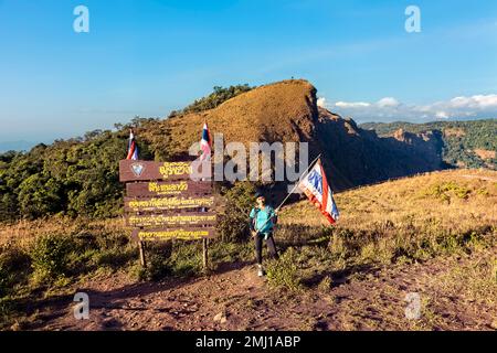 Blick vom Gipfel des Khao San NOK Wua, Khao Laem National Park, Kanchanaburi, Thailand Stockfoto