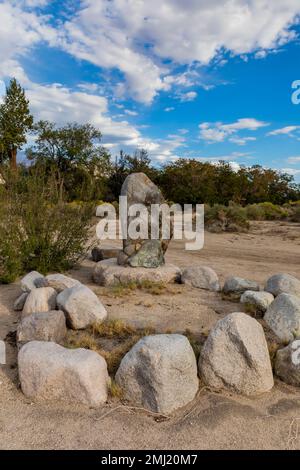 Merritt Park, einst ein Ort der ruhigen Schönheit, geschaffen von Internees, in Manzanar National Historic Site, Owens Valley, Kalifornien, USA Stockfoto