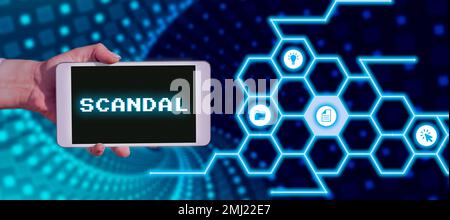 Textzeichen mit Skandal, begrifflichem Foto eine Handlung oder ein Ereignis, die/das als moralisch oder rechtlich falsch angesehen wird und öffentliche Empörung verursacht Stockfoto