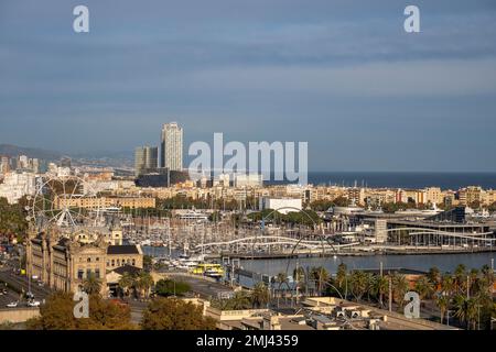 Panoramablick auf Port Vell in Barcelona Stockfoto