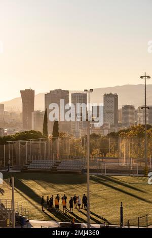 Moderne Bürotürme und Hotels in der Stadt LÂ Hospitalet de Llobregat in der Metropolregion von Barcelona Stockfoto