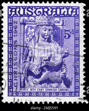 AUSTRALIEN - CIRCA 1962: Ein in AUSTRALIEN gedruckter Stempel zeigt die Madonna und das Kind, Weihnachtsausgabe, circa 1962 Stockfoto