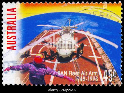 AUSTRALIEN - CA. 1998: Ein in AUSTRALIEN gedruckter Stempel zeigt den Royal Australian Navy Fleet Air Arm, 50. Jahre alt, ca. 1998 Stockfoto