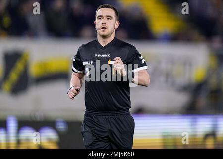 BREDA, NIEDERLANDE - JANUAR 27: Schiedsrichter Quentin Pirard während des niederländischen Keukenkampioendivisie-Spiels zwischen NAC Breda und Jong AZ im Rat Verlegh Stadion am 27. Januar 2023 in Breda, Niederlande (Foto von Joris Verwijst/Orange Pictures) Stockfoto