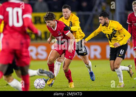 BREDA, NIEDERLANDE - JANUAR 27: Lewis Schouten von Jong AZ, Tom Boere von NAC Breda während des niederländischen Keukenkampioendivisie-Spiels zwischen NAC Breda und Jong AZ im Rat Verlegh Stadion am 27. Januar 2023 in Breda, Niederlande (Foto von Joris Verwijst/Orange Pictures) Stockfoto