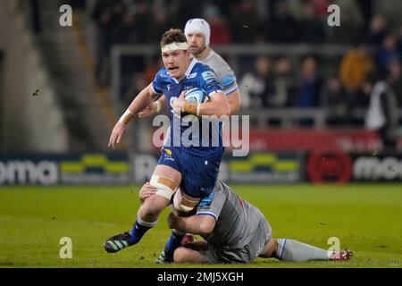 Eccles, Großbritannien. 27. Januar 2023. COBUS Wiese #4 of Sale Sharks wird während des Gallagher Premiership-Spiels Sale Sharks vs Bath Rugby im AJ Bell Stadium, Eccles, Großbritannien, am 27. Januar 2023 (Foto von Steve Flynn/News Images) in Eccles, Großbritannien, am 1./27. Januar 2023 angegriffen. (Foto: Steve Flynn/News Images/Sipa USA) Guthaben: SIPA USA/Alamy Live News Stockfoto