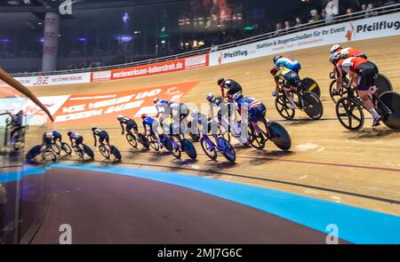 Berlin, Deutschland. 27. Januar 2023. Radfahren: Berlin 6-Tage-Rennen, Velodrom. Blick in den Flur. Kredit: Andreas Gora/dpa/Alamy Live News Stockfoto