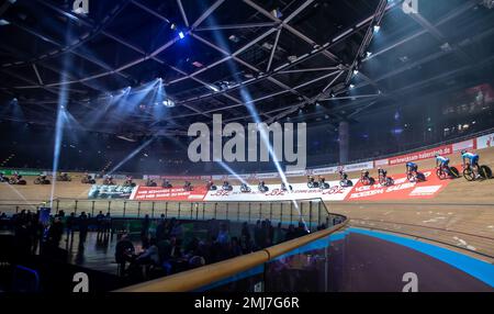 Berlin, Deutschland. 27. Januar 2023. Radfahren: Berlin 6-Tage-Rennen, Velodrom. Blick in den Flur. Kredit: Andreas Gora/dpa/Alamy Live News Stockfoto