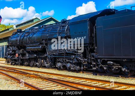 Santa Fe Nr. 5021 „Texas“ 2-10-4. Diese Lokomotivenklasse wurde hauptsächlich für den Güterverkehr entwickelt, wurde aber gelegentlich zum Ziehen von Personenzügen verwendet Stockfoto
