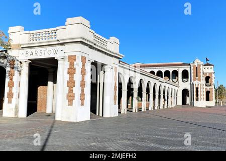 Das 1911 eröffnete Casa del Desierto war ein Harvey House Hotel und Santa Fe Railroad Depot in Barstow, Kalifornien, in der Mojave Wüste. Stockfoto