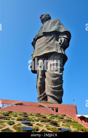 Die Statue der Einheit, die kolossale Statue von Vallabhbhai Patel, die höchste Statue der Welt, befindet sich in der Kevadia-Kolonie, Gujarat, Indien Stockfoto