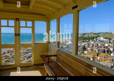 Blick auf Hastings von der East Hill Lift Station, East Sussex, Großbritannien Stockfoto