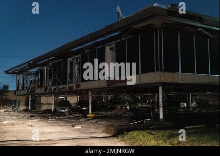 Wildpark, USA. 25. Januar 2023. Ein Bürogebäude, das am 25. Januar 2023 gesehen wurde, wurde abgerissen, als ein EF-3 Tornado am 24. Januar 2023 durch den Deer Park, Texas, gerissen wurde. Obwohl es erhebliche Schäden gab, gab es keine schweren Verletzungen oder Todesfälle. (Foto: Jennifer Lake/SIPA USA) Guthaben: SIPA USA/Alamy Live News Stockfoto