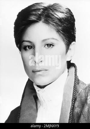 BARBRA STREISAND in YENTL (1983), Regie: BARBRA STREISAND und HARRY D'ABBADIE D'ARRAST. Kredit: M.G.M/UNITED ARTIST/Album Stockfoto