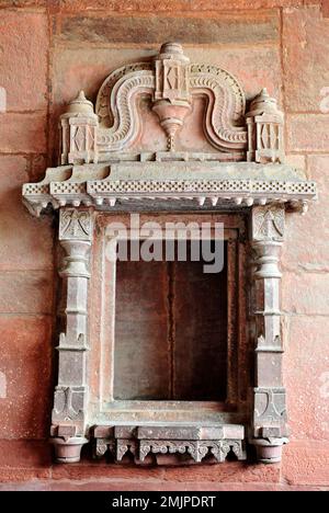 Architektonische Details in Fatehpur Sikri, Stadt mit erstaunlichen Beispielen der am besten erhaltenen Sammlungen indischer Mogul-Architektur, Agra, Indien Stockfoto