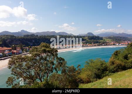 Asturien und Kantabrien sind bekannt für ihre Strände, aber der Zauber liegt in den Bergen des Picos de Europa Stockfoto