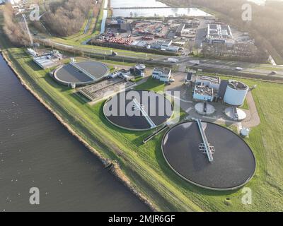 Versorgungsunternehmen für Reinigung und Reinigung. Abwasserbehandlungsanlage. Reinigung und Filterung von Wasser. Draufsicht. Stockfoto