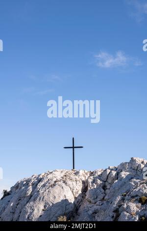 Überqueren Sie das Massiv von Sainte-Baume mit Kopierbereich, Plan D'Aups Sainte Baume, Provence Alpes Cote d'Azur, Frankreich Stockfoto