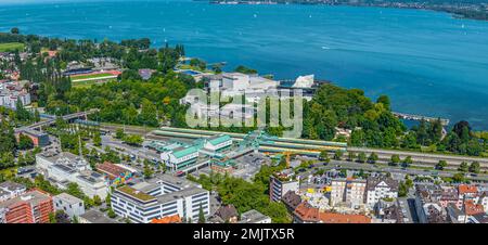 Luftaufnahme in die Innenstadt von Bregenz am Bodensee, der Hauptstadt des österreichischen Bundesstaates Vorarlberg Stockfoto